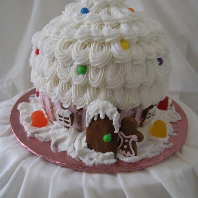 Giant Gingerbread House Cupcake