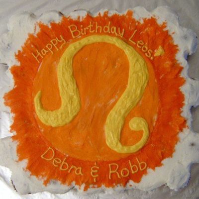 Leo Cupcake Cake
