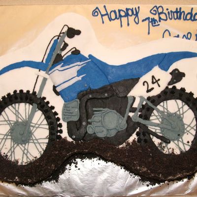 Yamaha Dirt Bike Cake