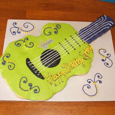 Hannah Montana Guitar Cupcakes