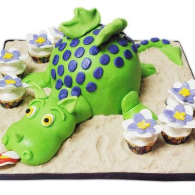 Dragon And Mini Cupcakes