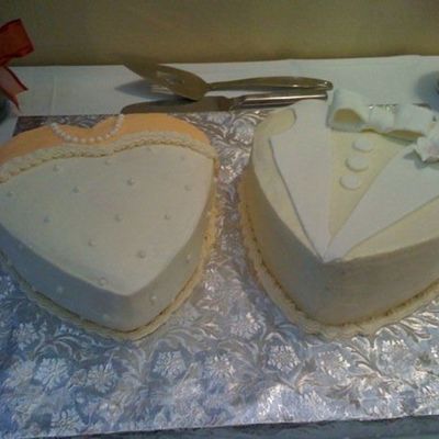 Bride And Groom Heart Cakes