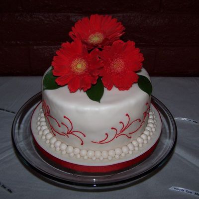 Gerber Daisy Cake