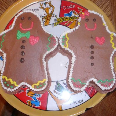 Gingerbread Couple Cakes