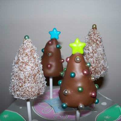 Christmas Tree Cake Pops
