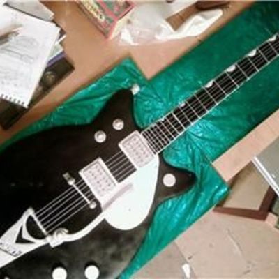 Guitar Cake