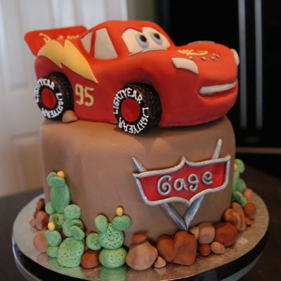 Lightning Mcqueen Cake