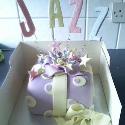 Birthday Present Cake