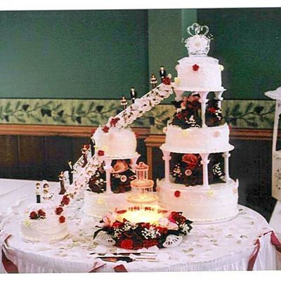 Largest Wedding Cake 5-19-2007-2