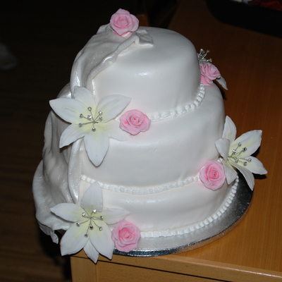 Lilyweddingcake