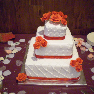 Red Roses Wedding Cake