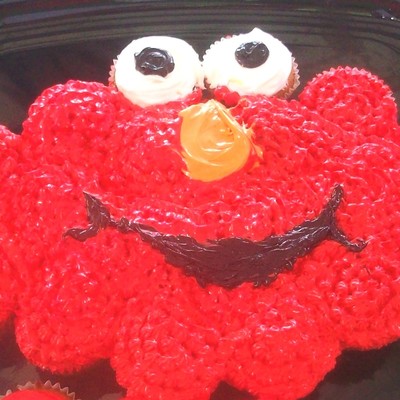Elmo Cupcake Cake