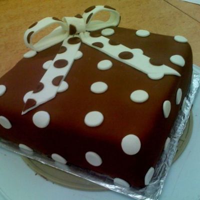 Brown Dot Gift Cake