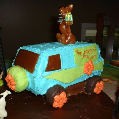Mystery Machine Birthday Cake