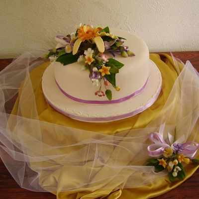 Class Cake - First Gumpaste Flowers