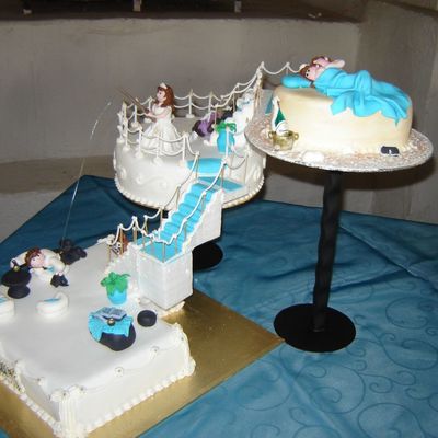 Honeymoon Haven Wedding Cake