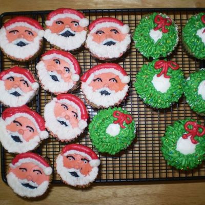 Santa's And Wreathes