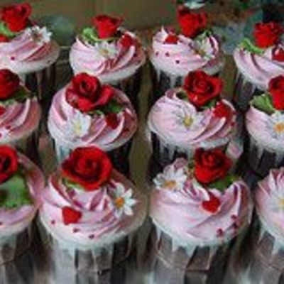 Red Rose Cupcake