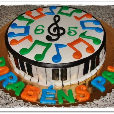 Piano's Cake