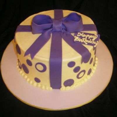 Circles Gift Cake