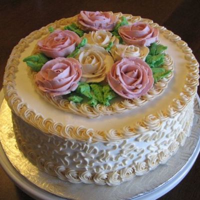 Classis Cake With Roses