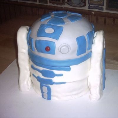 R2D2 Cake