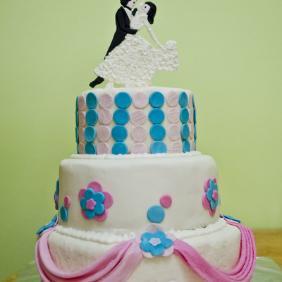 Swags & Dots Wedding Cake
