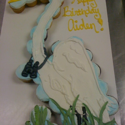 24 Ct Egret Cupcake Cake