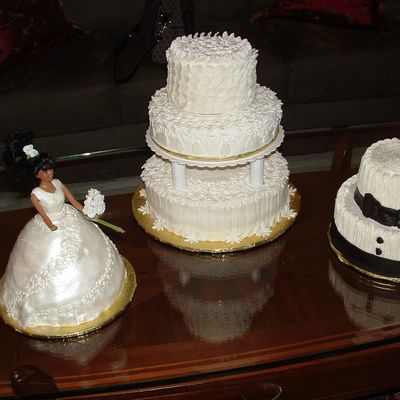 Cakes For A Rehearsal Dinner