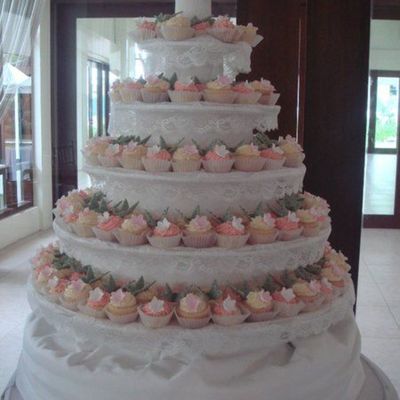 Shabby Chic Garden Wedding Cupcakes