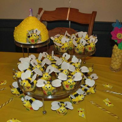 Bumble Bee Cake