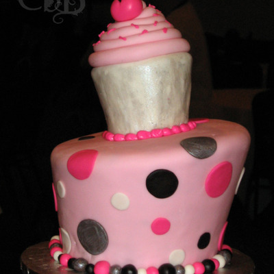 Sweet 16 Cupcake