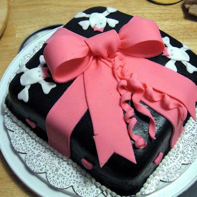 Wilton Course 3 Package Cake