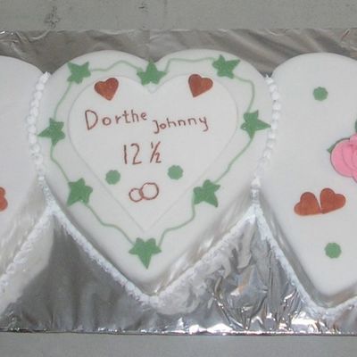 Friends 12&Acirc;&frac12; Years&acirc;&acute; Wedding Anniversary