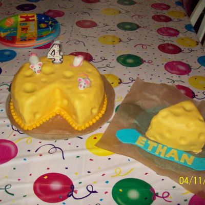 Cheese And Mice Cake