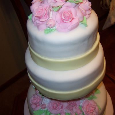 Gumpaste Roses And Fondant Cake