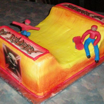Tony_Hawk_Cake_3.jpg