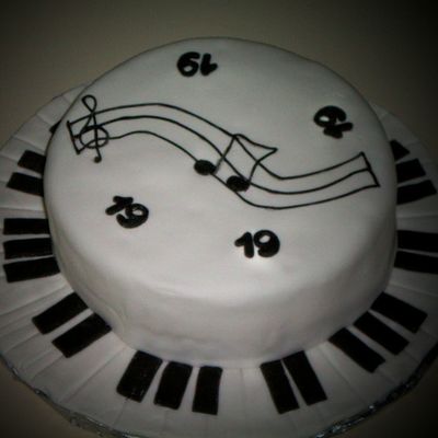 Piano Cake