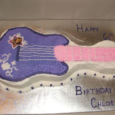 Hannah Montana Guitar Cake