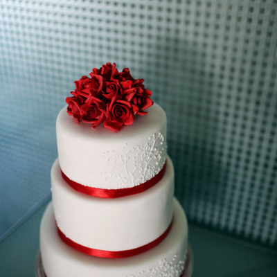 Red Rose Wedding Cake