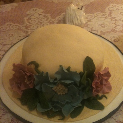 Straw Hat & Flower Cake