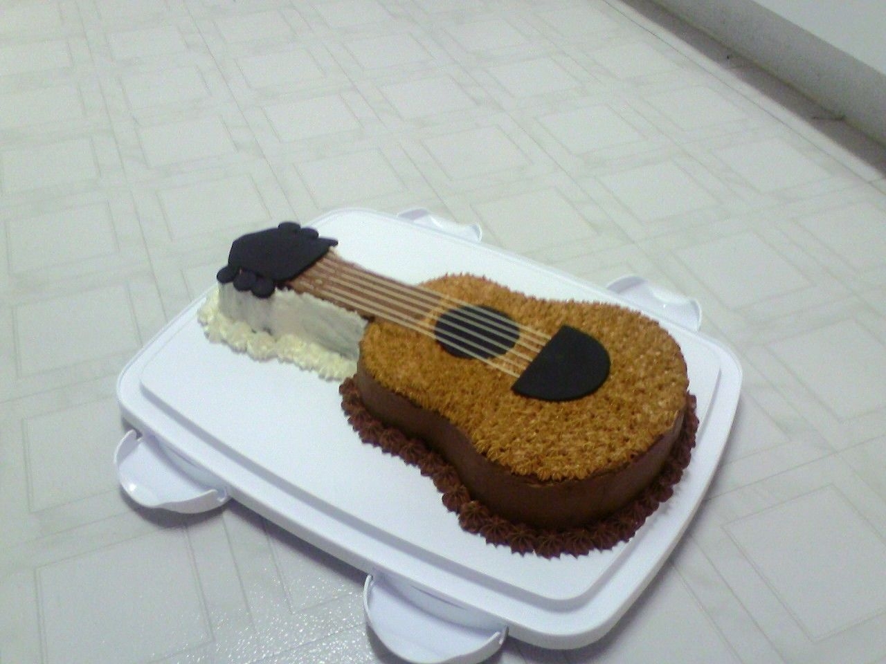 Guitar Cake