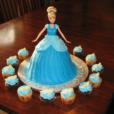 Cinderella With Glass Slipper Cupcakes