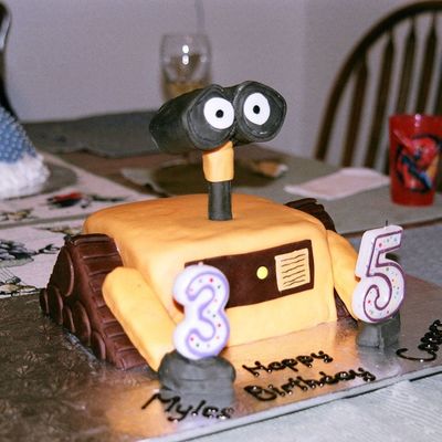 Wall-E Birthday Cake