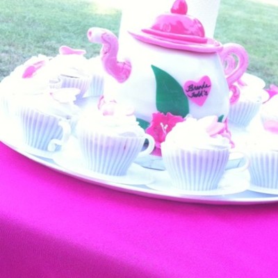 Teapot With Teacup Cupcakes