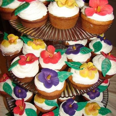 Tropical Birthday Cupcakes