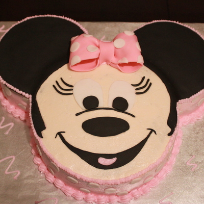 Minnie Mouse Cake