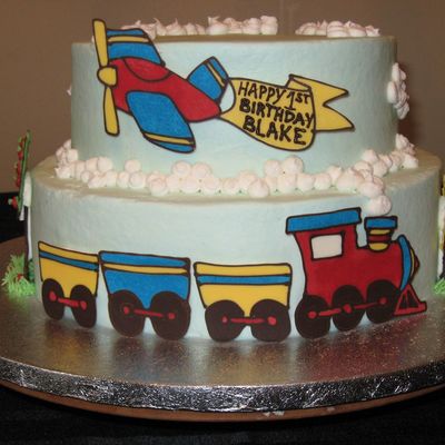 Train/plane Cake