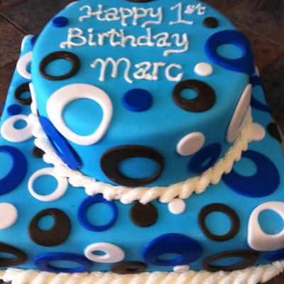 Circles 1St Birthday Cake