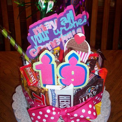 The Non- Cake Candy Bar "cake"